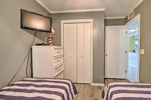 South Myrtle Condo with Balcony - Walk to the Beach! near Ocean Lakes Golf Carts South Myrtle Condo with Balcony - Walk to the Beach! near Ocean Lakes Golf Carts