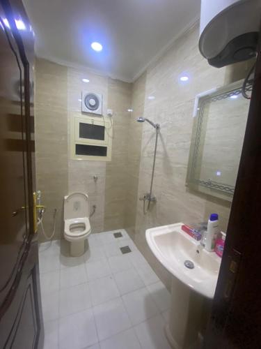 Bathroom, Al Diyafah Apts شقق الضيافة in Bani Abdul Ashal Bathroom, Al Diyafah Apts شقق الضيافة in Bani Abdul Ashal