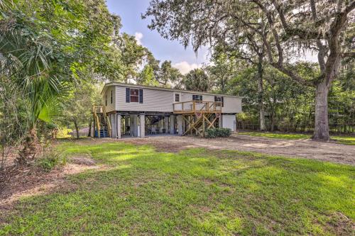 Suwannee Riverfront Home Grill, Near Springs in Fort White Suwannee Riverfront Home Grill, Near Springs in Fort White