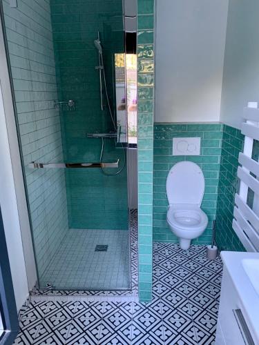 Bathroom, Studio Cocooning a 15 mn de Paris et a 8 mn du RER A in Sartrouville Bathroom, Studio Cocooning a 15 mn de Paris et a 8 mn du RER A in Sartrouville