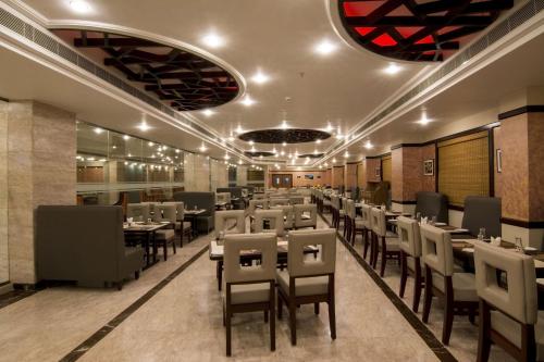 Restaurante, Shenbaga Hotel & Convention Centre in Pondicherry Restaurante, Shenbaga Hotel & Convention Centre in Pondicherry