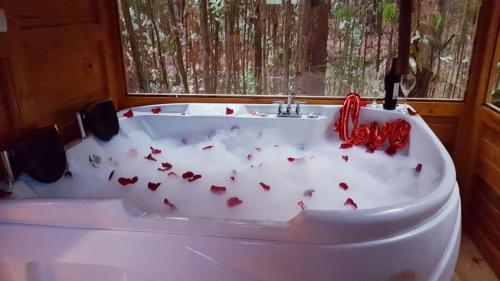 Hot tub, Domosup3rlopez - Glamping Petfriendly con Jacuzzi en Boyaca in Pesca Hot tub, Domosup3rlopez - Glamping Petfriendly con Jacuzzi en Boyaca in Pesca
