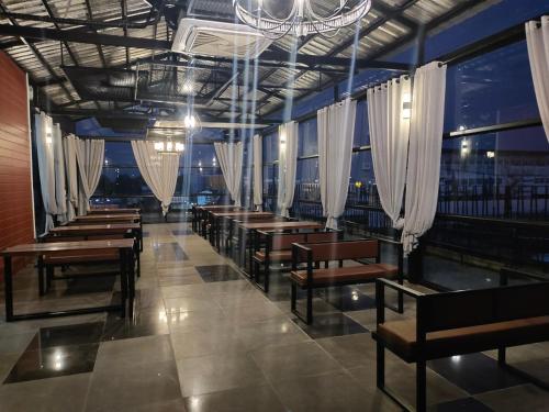 The Harbour Front Hotel (ดิ ฮาร์เบอร์ฟรอนท์ โฮเทล) near Si Tapi Park The Harbour Front Hotel (ดิ ฮาร์เบอร์ฟรอนท์ โฮเทล) near Si Tapi Park