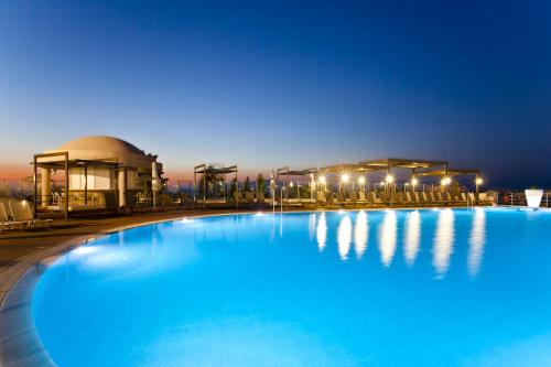 Swimming pool, Kipriotis Panorama Hotel & Suites in Kos Island Swimming pool, Kipriotis Panorama Hotel & Suites in Kos Island