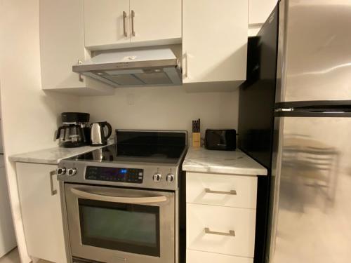 Yorkmills and Bayview !B Spacious and Stylish Private Bdr with Shared Bathroom near Yonge Street Yorkmills and Bayview !B Spacious and Stylish Private Bdr with Shared Bathroom near Yonge Street