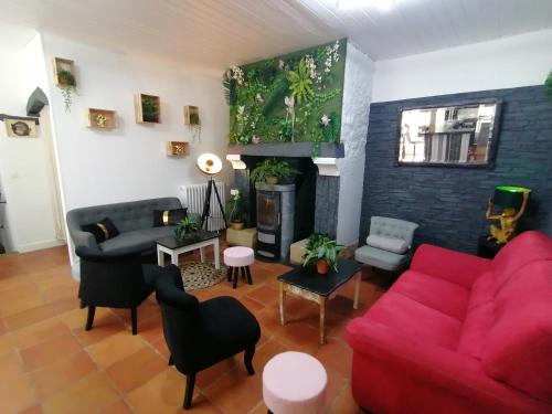 Паб/Коктейль-бар, Auberge du botaniste in Меркус Паб/Коктейль-бар, Auberge du botaniste in Меркус