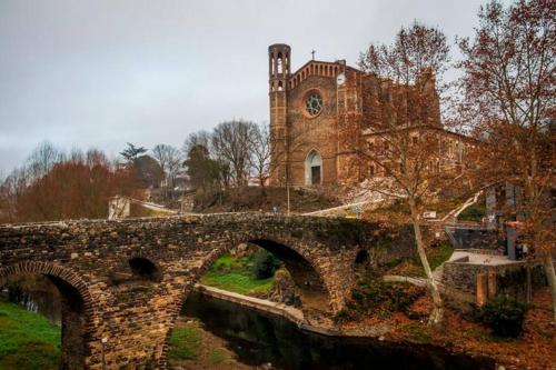 A környék, Apartament Volcà Aiguanegra (Apartament Volca Aiguanegra) in Sant Joan Les Fonts A környék, Apartament Volcà Aiguanegra (Apartament Volca Aiguanegra) in Sant Joan Les Fonts