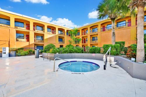 Υδρομασάζ, Mi Casa Hotel in Orlando (FL) Υδρομασάζ, Mi Casa Hotel in Orlando (FL)