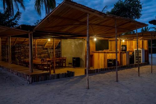 Пъб/Фоайе, Swisscocobeach in Носи бе Пъб/Фоайе, Swisscocobeach in Носи бе