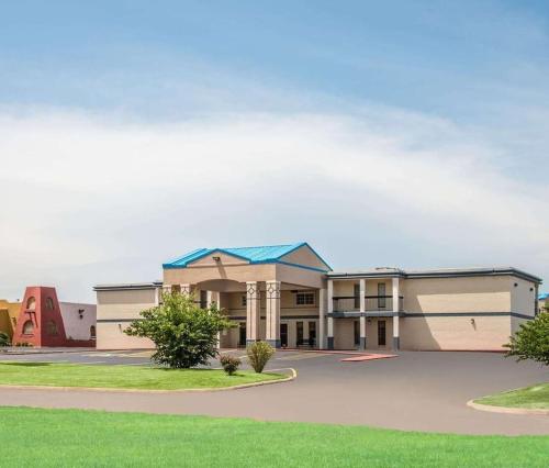 OSU King Bed Hotel Room 111 Booking in Stillwater (OK) OSU King Bed Hotel Room 111 Booking in Stillwater (OK)