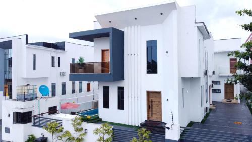 SID LUXURY SHORTLET LEKKI - Lagos with Swimming Pool, PS 5, Snooker & Table Tennis in Lekki SID LUXURY SHORTLET LEKKI - Lagos with Swimming Pool, PS 5, Snooker & Table Tennis in Lekki