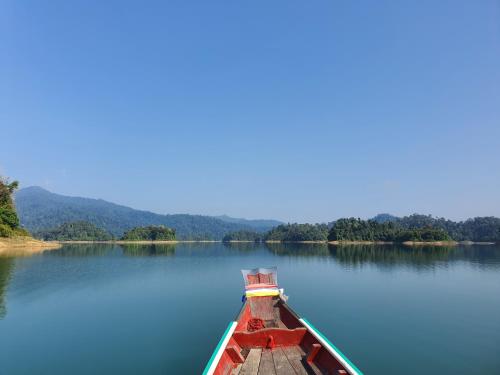 Canoeing, Khao Sok Silver Cliff Resort in Phanom Canoeing, Khao Sok Silver Cliff Resort in Phanom