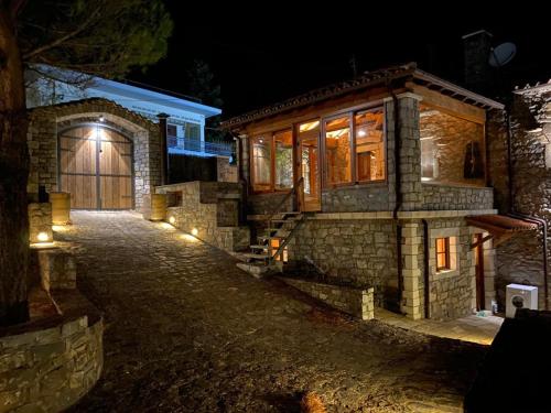 Villa Ardamis Karyes in Varvitsa Lakonias Villa Ardamis Karyes in Varvitsa Lakonias