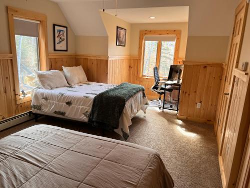 Loafers' Lodge in Carrabassett Valley (ME) Loafers' Lodge in Carrabassett Valley (ME)