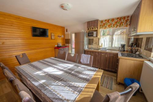 Létesítmények, Cabana TYF - Dreptu in Piatra Neamt Létesítmények, Cabana TYF - Dreptu in Piatra Neamt