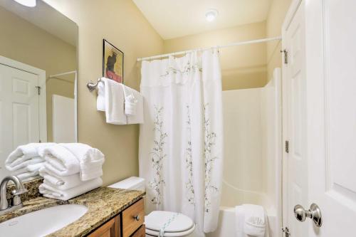 Premium Gulf Shores Family Escape - Walk to Beach! in Fort Morgan Premium Gulf Shores Family Escape - Walk to Beach! in Fort Morgan