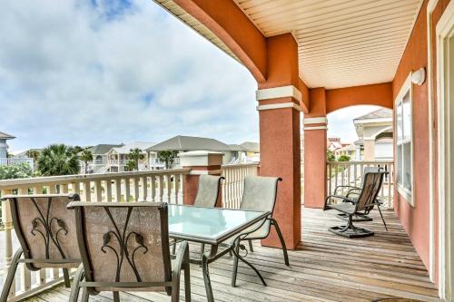 Gulf Shores Family Home with Deck, Walk to Beach! in Fort Morgan Gulf Shores Family Home with Deck, Walk to Beach! in Fort Morgan