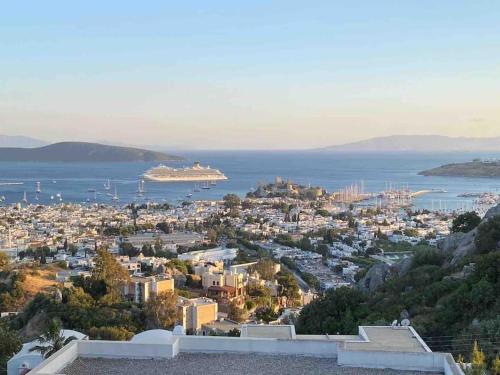 Вид, BODRUM BURCU RESIDENCE, Magnificent Sea View, Cozy, Free Otopark, Free Wifi in Йокубасі Вид, BODRUM BURCU RESIDENCE, Magnificent Sea View, Cozy, Free Otopark, Free Wifi in Йокубасі