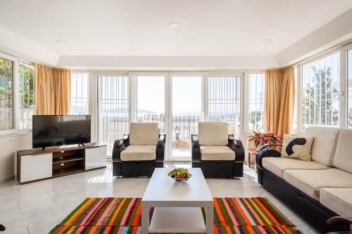 Зручності, BODRUM BURCU RESIDENCE, Magnificent Sea View, Cozy, Free Otopark, Free Wifi in Йокубасі Зручності, BODRUM BURCU RESIDENCE, Magnificent Sea View, Cozy, Free Otopark, Free Wifi in Йокубасі