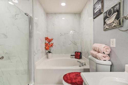 Bathroom, Chic Orlando Family Getaway with Fenced Yard! in Orlando West Bathroom, Chic Orlando Family Getaway with Fenced Yard! in Orlando West