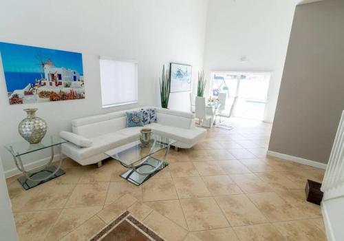 Amazing House Miami/Game Room/heated Pool &Jacuzzi in Tamiami Amazing House Miami/Game Room/heated Pool &Jacuzzi in Tamiami