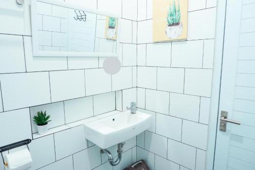 Bathroom, Rumah Teteh Syariah near Rumah Sakit Hermina Arcamanik Bathroom, Rumah Teteh Syariah near Rumah Sakit Hermina Arcamanik