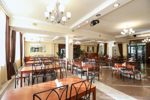 Restaurante, Park Resort Aghveran Hotel in Arzakan Restaurante, Park Resort Aghveran Hotel in Arzakan