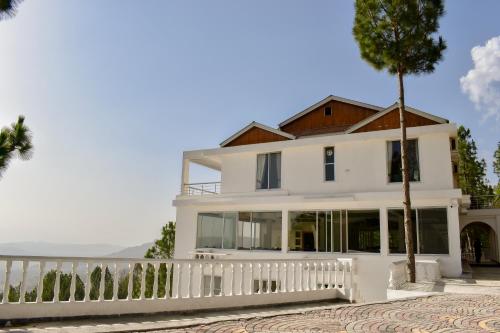 Widok z zewnątrz, The Point by Roomy, Thandiani in Abbottabad Widok z zewnątrz, The Point by Roomy, Thandiani in Abbottabad