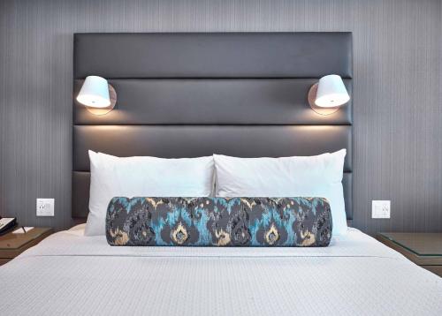 Sandman Signature Plano-Frisco Hotel in Frisco Sandman Signature Plano-Frisco Hotel in Frisco