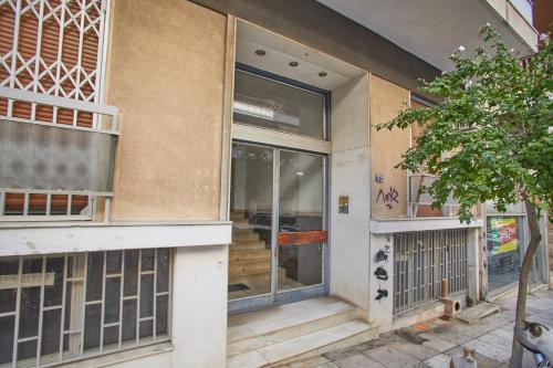 Modern Hospitality- apt near Children's Hospital