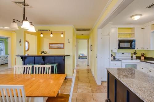 Pelican Passage in Jensen Beach (Florida) Pelican Passage in Jensen Beach (Florida)