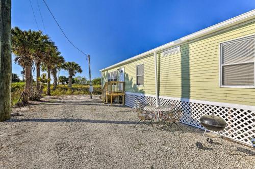 Pet-Friendly Home 10 Mi to Lake Okeechobee! in Clewiston (FL) Pet-Friendly Home 10 Mi to Lake Okeechobee! in Clewiston (FL)