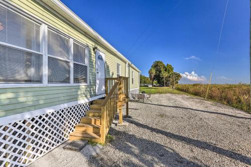 Pet-Friendly Home 10 Mi to Lake Okeechobee! in Clewiston (FL) Pet-Friendly Home 10 Mi to Lake Okeechobee! in Clewiston (FL)