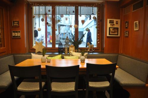 Restaurant, Hostel Engelberg "mein Trail Hostel" in Engelberg Restaurant, Hostel Engelberg "mein Trail Hostel" in Engelberg