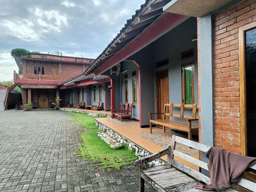 Exterior view, Jogo Segoro Homestay Mitra RedDoorz near Pantai Sundak Gunungkidul near Wedi Ombo Beach Exterior view, Jogo Segoro Homestay Mitra RedDoorz near Pantai Sundak Gunungkidul near Wedi Ombo Beach