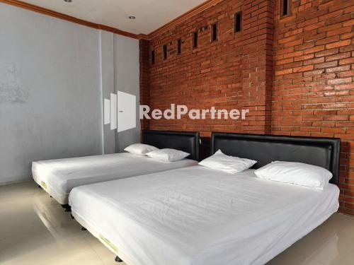 Jogo Segoro Homestay Mitra RedDoorz near Pantai Sundak Gunungkidul near Wedi Ombo Beach Jogo Segoro Homestay Mitra RedDoorz near Pantai Sundak Gunungkidul near Wedi Ombo Beach