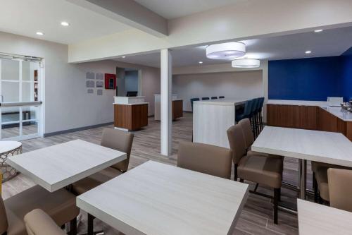 ردهة, Microtel Inn & Suites by Wyndham Sunbury/Columbus North in صانبورى ردهة, Microtel Inn & Suites by Wyndham Sunbury/Columbus North in صانبورى