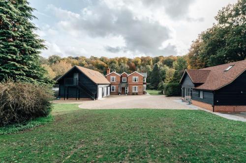Woodvale - Sleeps 20 in Harpsden Woodvale - Sleeps 20 in Harpsden