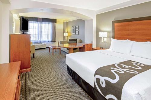 La Quinta Inn & Suites by Wyndham San Antonio Airport in سان انطونيو La Quinta Inn & Suites by Wyndham San Antonio Airport in سان انطونيو