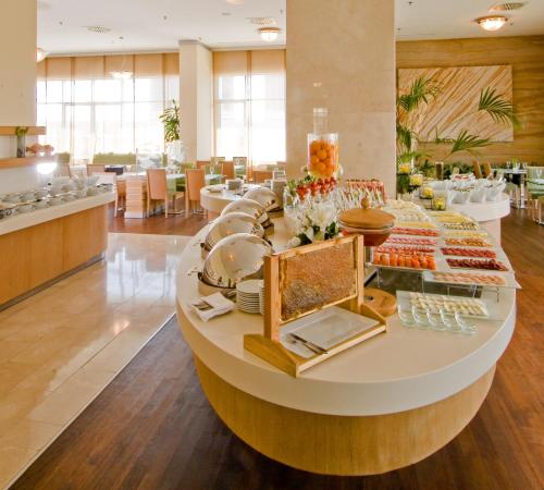 Food and beverages, WOW Istanbul Hotel in Bakirkoy Food and beverages, WOW Istanbul Hotel in Bakirkoy