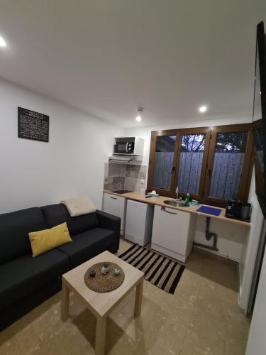 Studio bien equipe et independant in Neuilly-sur-Marne Studio bien equipe et independant in Neuilly-sur-Marne