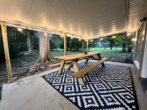 Quiet Farmhouse close to major theme parks in Dade City (FL) Quiet Farmhouse close to major theme parks in Dade City (FL)
