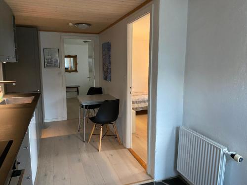 מטבח, Cosy apartment in Hósvík מטבח, Cosy apartment in Hósvík