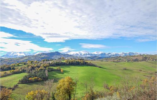 View, Beautiful home in Falerone with Jacuzzi, 4 Bedrooms and WiFi in Falerone View, Beautiful home in Falerone with Jacuzzi, 4 Bedrooms and WiFi in Falerone