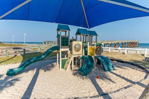 Swimming pool, Ocean Village Club J14, 2 Bedrooms, Heated Pool, Sleeps 6, Pet Friendly in St. Augustine (FL) Swimming pool, Ocean Village Club J14, 2 Bedrooms, Heated Pool, Sleeps 6, Pet Friendly in St. Augustine (FL)