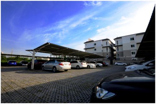 アット レジデンス16