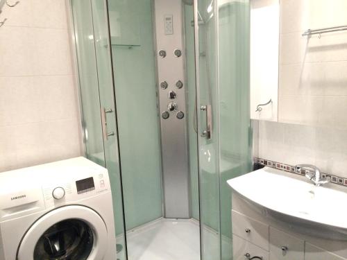 This photo about Apartamenty VyDoma Institutskaya 6 shared on HyHotel.com