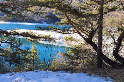 Duplex cocooning avec vue lac et montagnes in Savines Le Lac Duplex cocooning avec vue lac et montagnes in Savines Le Lac