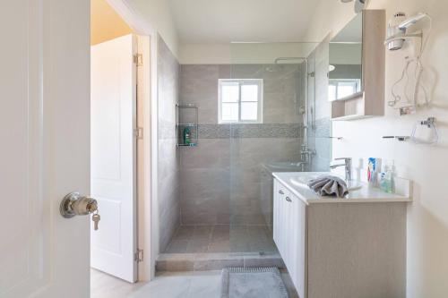 Bathroom, Brand New - Bungalow - Ocean View - Discovery Bay in Discovery Bay Bathroom, Brand New - Bungalow - Ocean View - Discovery Bay in Discovery Bay