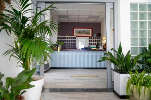Vestíbulo, Hotel Royal in Giulianova Vestíbulo, Hotel Royal in Giulianova